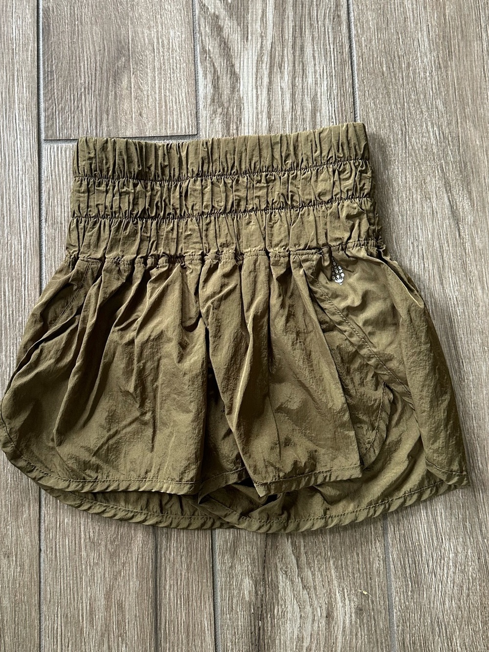 Free People Olive Green Smocked Waist Shorts size XSTP
